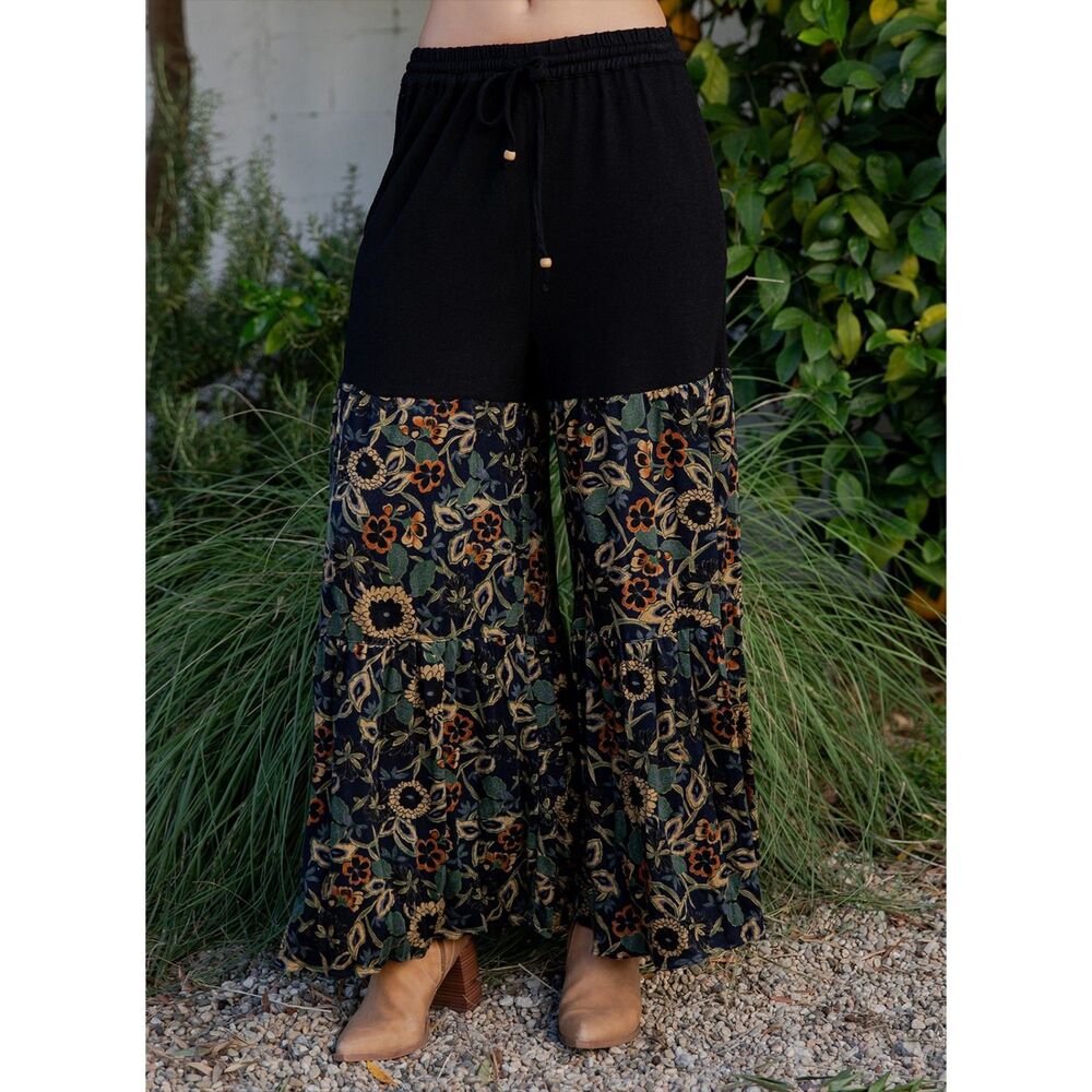 Young Threads Boho  Knit & Woven Mixed Print Pants Size Small